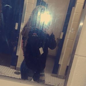 Meet your Posher, Makayla